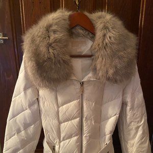 Michael Kors White Jacket w/Fur Collar, belted